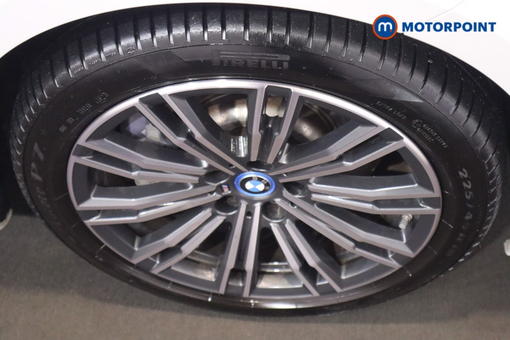 BMW 3 Series M Sport Automatic Petrol Plug-In Hybrid Saloon - Stock Number (1581440) - 11th supplementary image