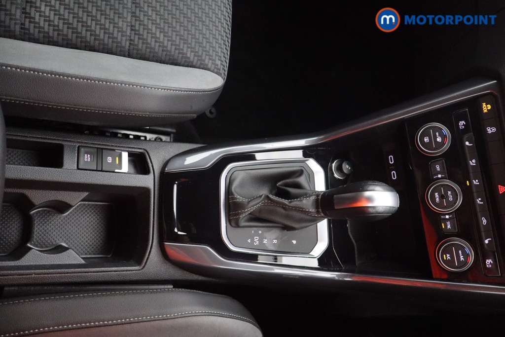 Volkswagen T-Roc R-Line Automatic Petrol SUV - Stock Number (1581725) - 9th supplementary image