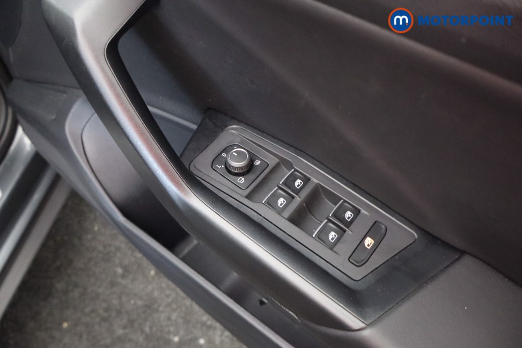 Volkswagen T-Roc R-Line Automatic Petrol SUV - Stock Number (1581725) - 11th supplementary image