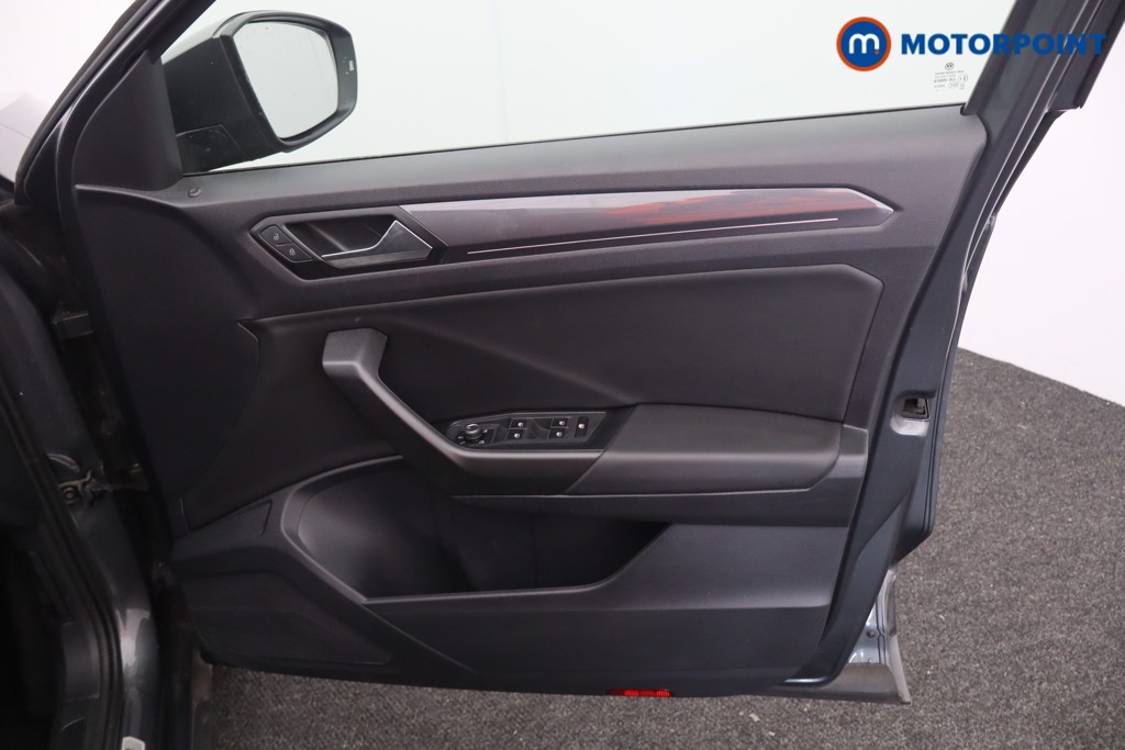 Volkswagen T-Roc R-Line Automatic Petrol SUV - Stock Number (1581725) - 12th supplementary image