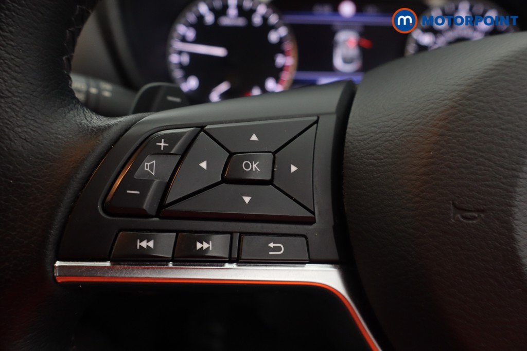 Nissan Juke N-Connecta Automatic Petrol SUV - Stock Number (1581788) - 3rd supplementary image