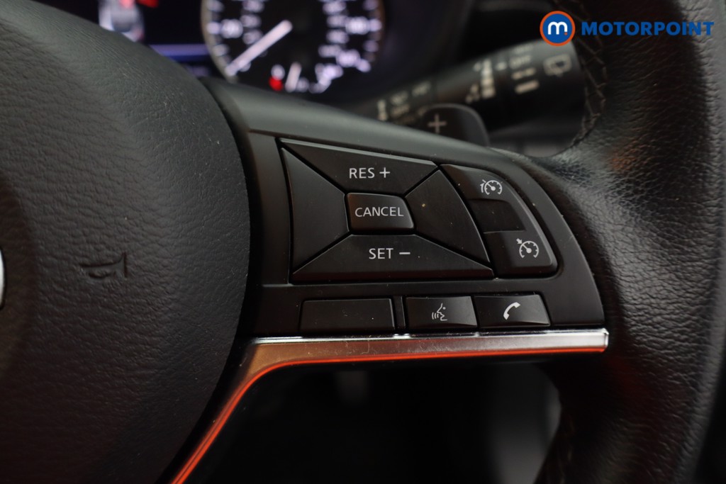 Nissan Juke N-Connecta Automatic Petrol SUV - Stock Number (1581788) - 4th supplementary image