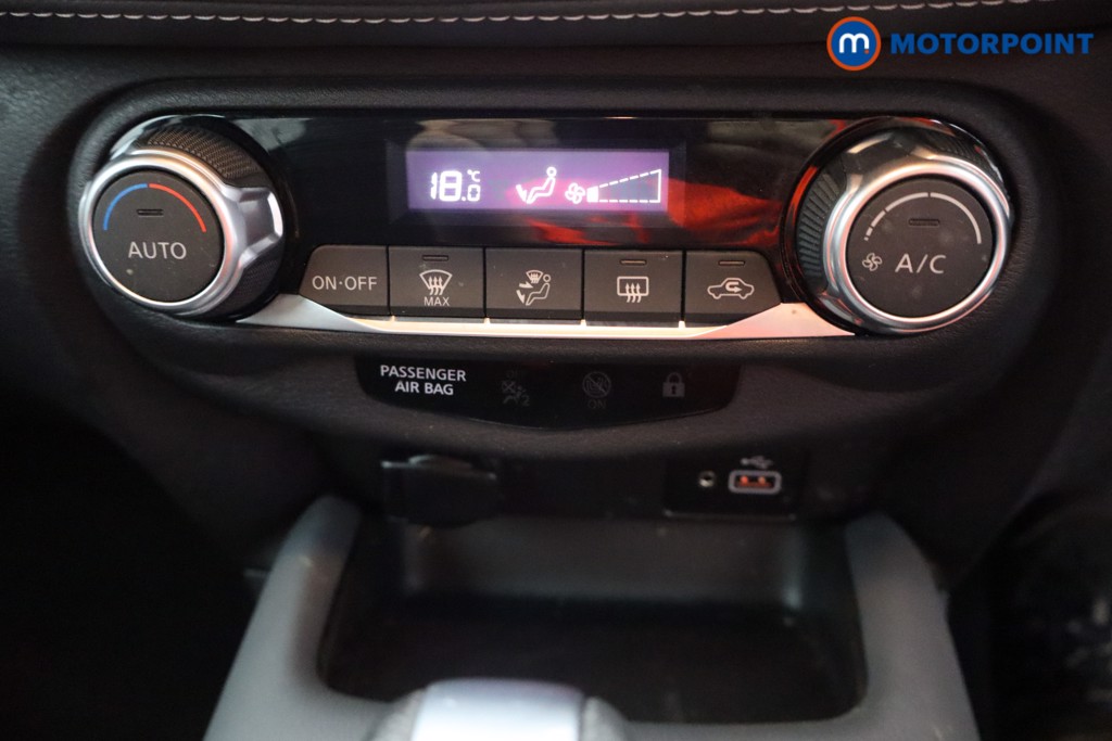 Nissan Juke N-Connecta Automatic Petrol SUV - Stock Number (1581788) - 9th supplementary image