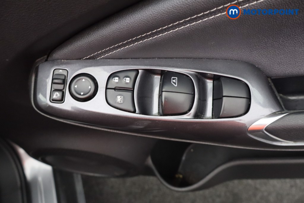 Nissan Juke N-Connecta Automatic Petrol SUV - Stock Number (1581788) - 11th supplementary image