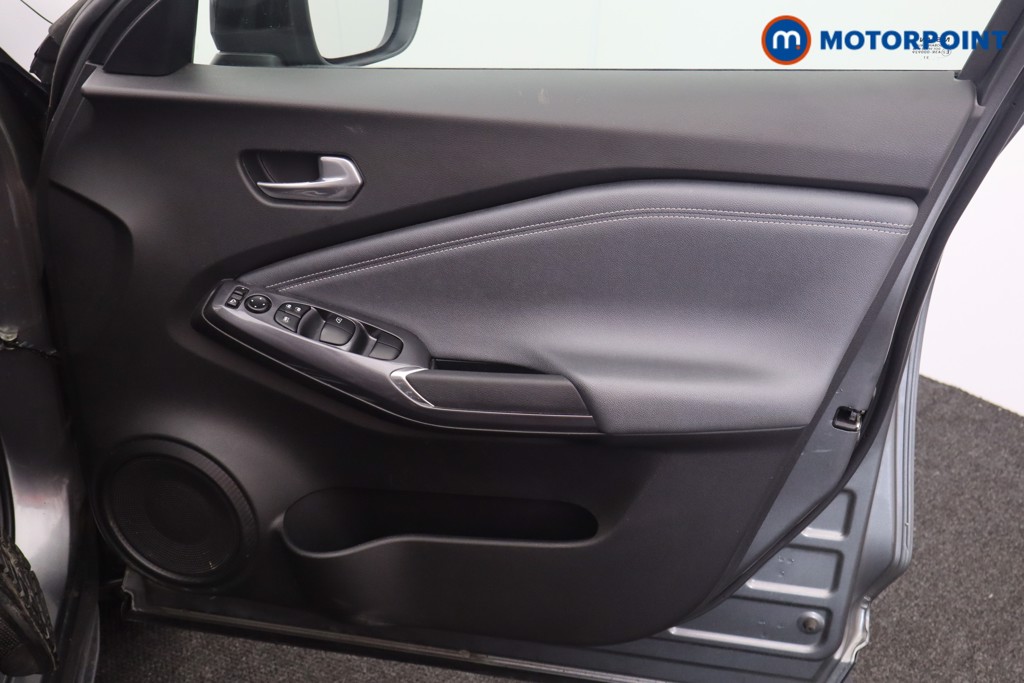 Nissan Juke N-Connecta Automatic Petrol SUV - Stock Number (1581788) - 12th supplementary image