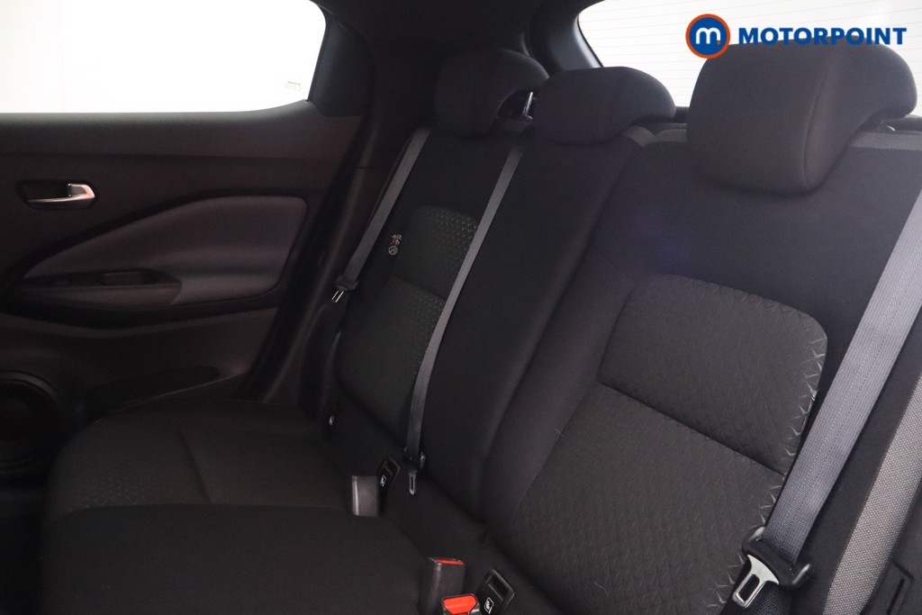 Nissan Juke N-Connecta Automatic Petrol SUV - Stock Number (1581788) - 17th supplementary image