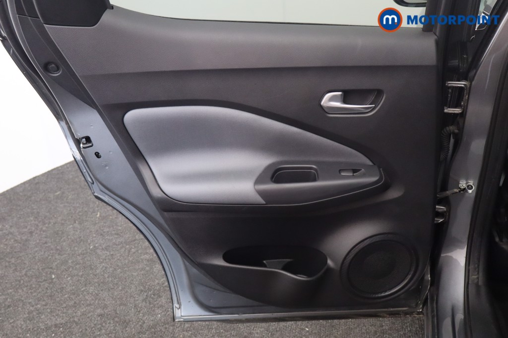 Nissan Juke N-Connecta Automatic Petrol SUV - Stock Number (1581788) - 19th supplementary image