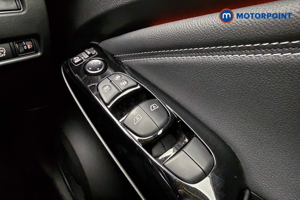 Nissan Juke Tekna Manual Petrol SUV - Stock Number (1581976) - 17th supplementary image