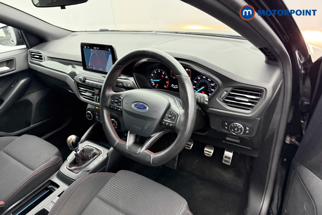 Ford Focus St-Line Manual Petrol Hatchback - Stock Number (1582076) - 4th supplementary image