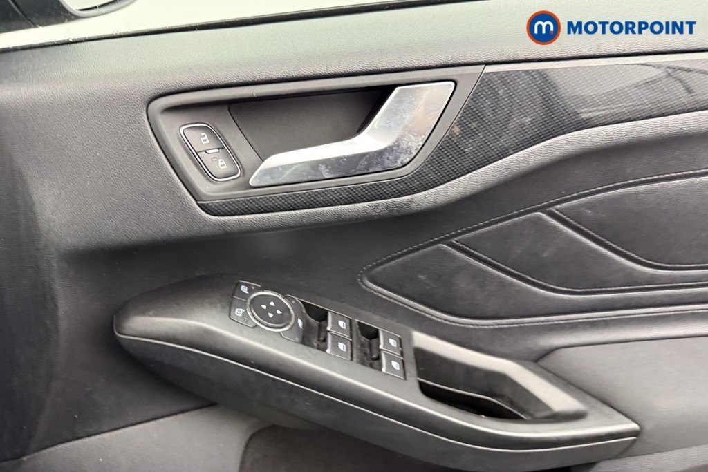 Ford Focus St-Line Manual Petrol Hatchback - Stock Number (1582076) - 15th supplementary image