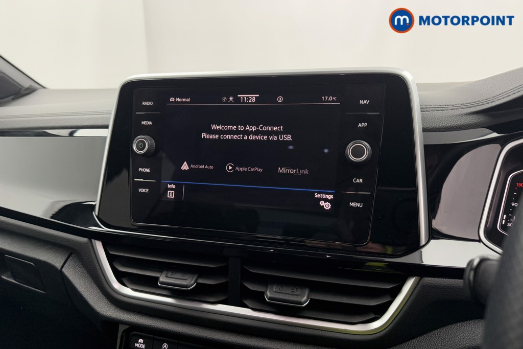 Volkswagen T-Roc R-Line Automatic Petrol SUV - Stock Number (1582183) - 11th supplementary image