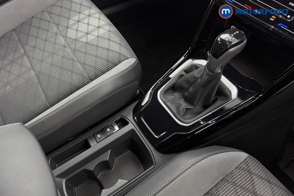 Volkswagen T-Roc R-Line Automatic Petrol SUV - Stock Number (1582183) - 14th supplementary image