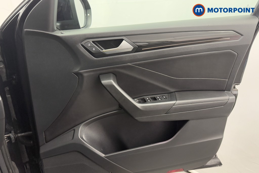 Volkswagen T-Roc R-Line Automatic Petrol SUV - Stock Number (1582183) - 16th supplementary image