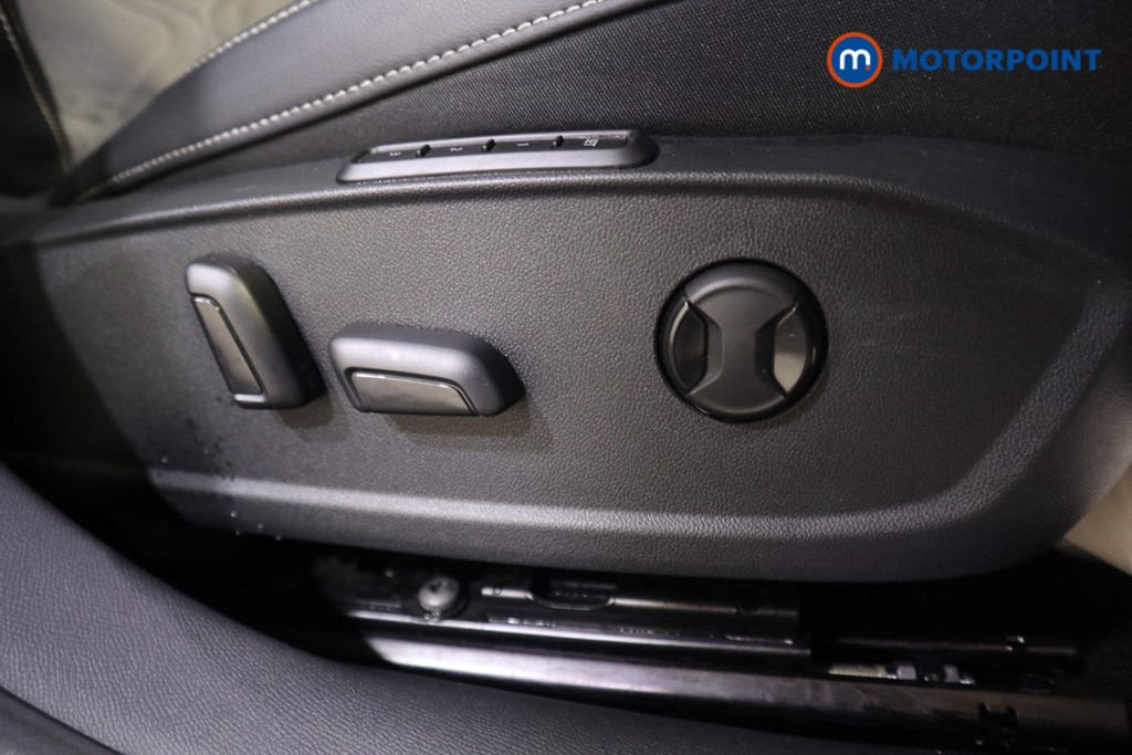 Seat Leon Xcellence Manual Petrol Hatchback - Stock Number (1582316) - 14th supplementary image