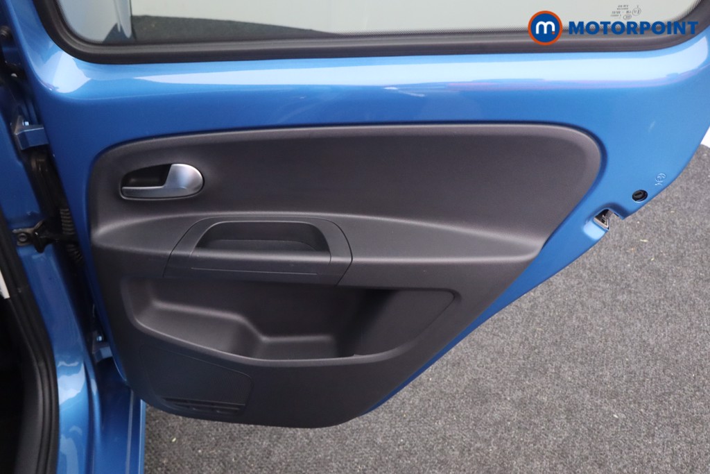 Volkswagen UP Black Edition Manual Petrol Hatchback - Stock Number (1583034) - 15th supplementary image