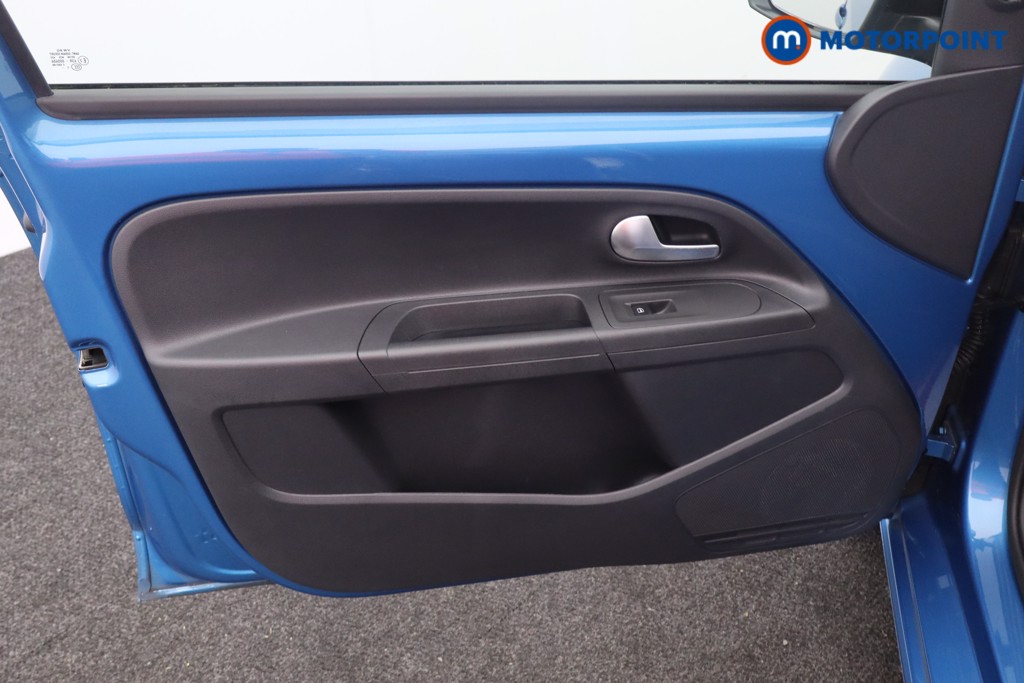 Volkswagen UP Black Edition Manual Petrol Hatchback - Stock Number (1583034) - 17th supplementary image