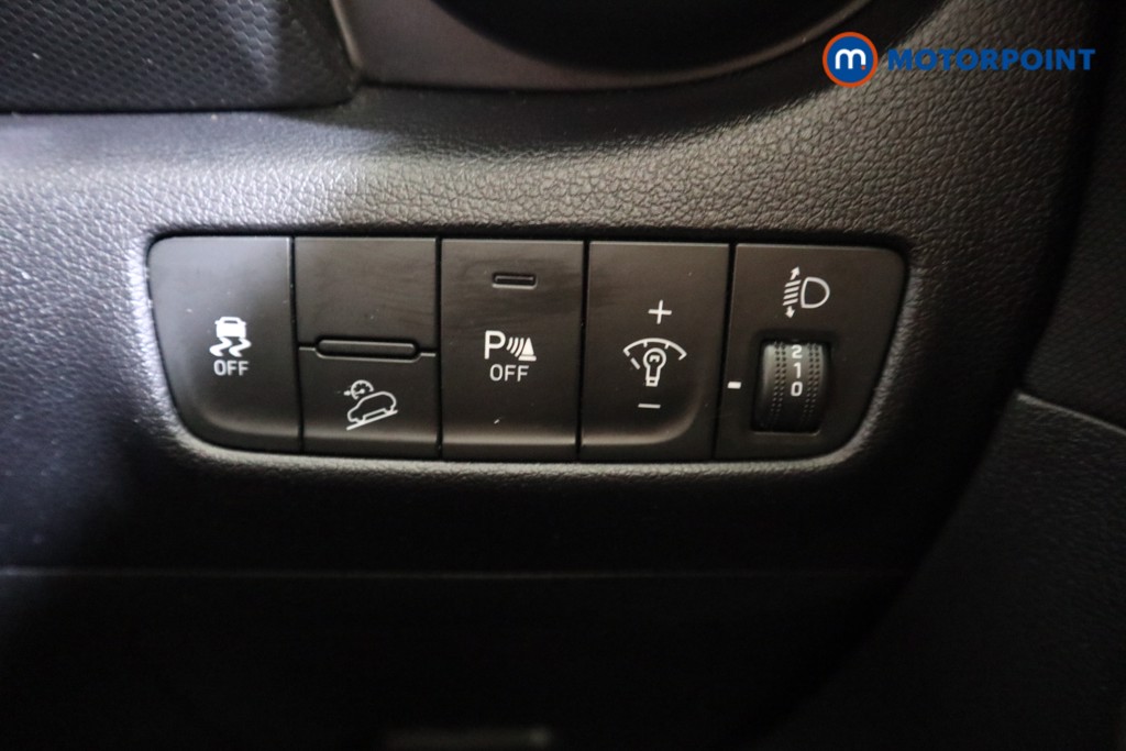 Hyundai Kona Se Connect Manual Petrol SUV - Stock Number (1583119) - 7th supplementary image