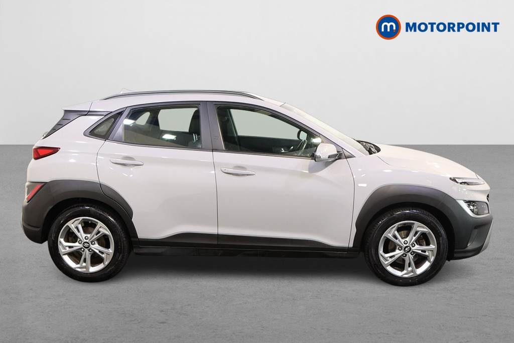Hyundai Kona Se Connect Manual Petrol SUV - Stock Number (1583119) - Drivers side