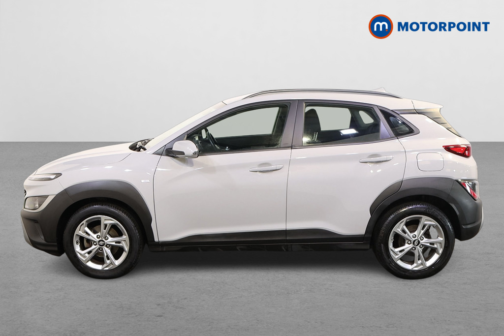 Hyundai Kona Se Connect Manual Petrol SUV - Stock Number (1583119) - Passenger side