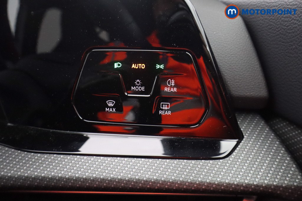 Volkswagen Golf R-Line Manual Petrol Hatchback - Stock Number (1583400) - 10th supplementary image