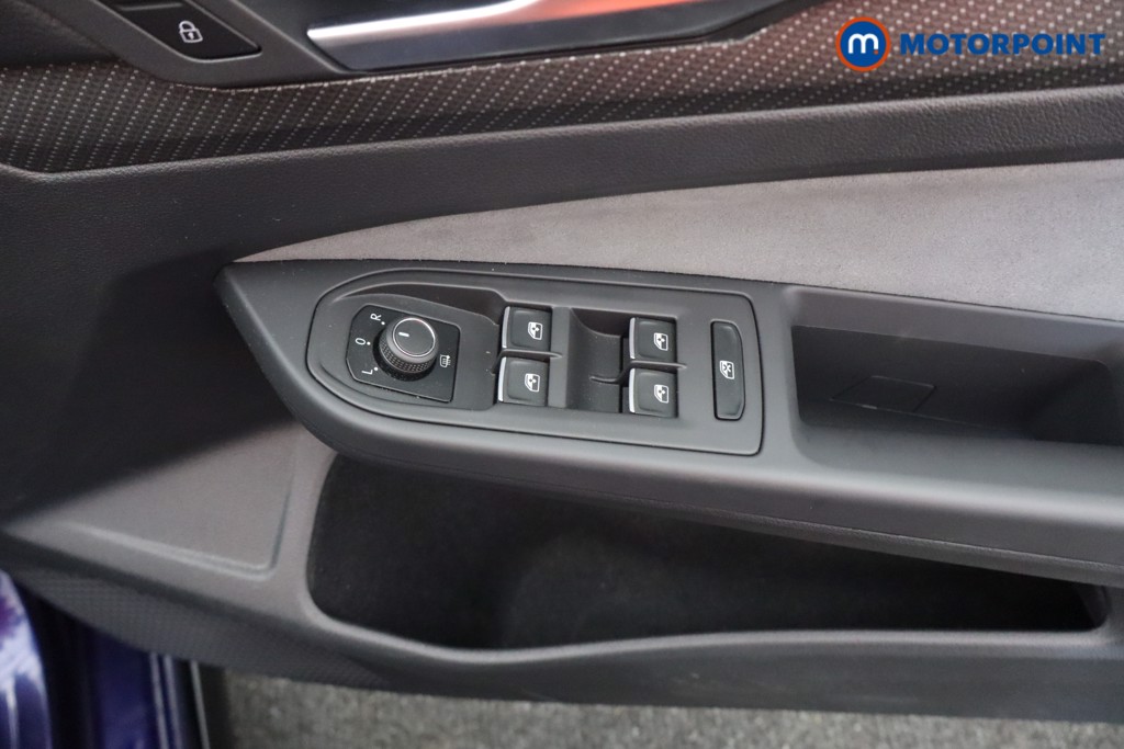 Volkswagen Golf R-Line Manual Petrol Hatchback - Stock Number (1583400) - 16th supplementary image