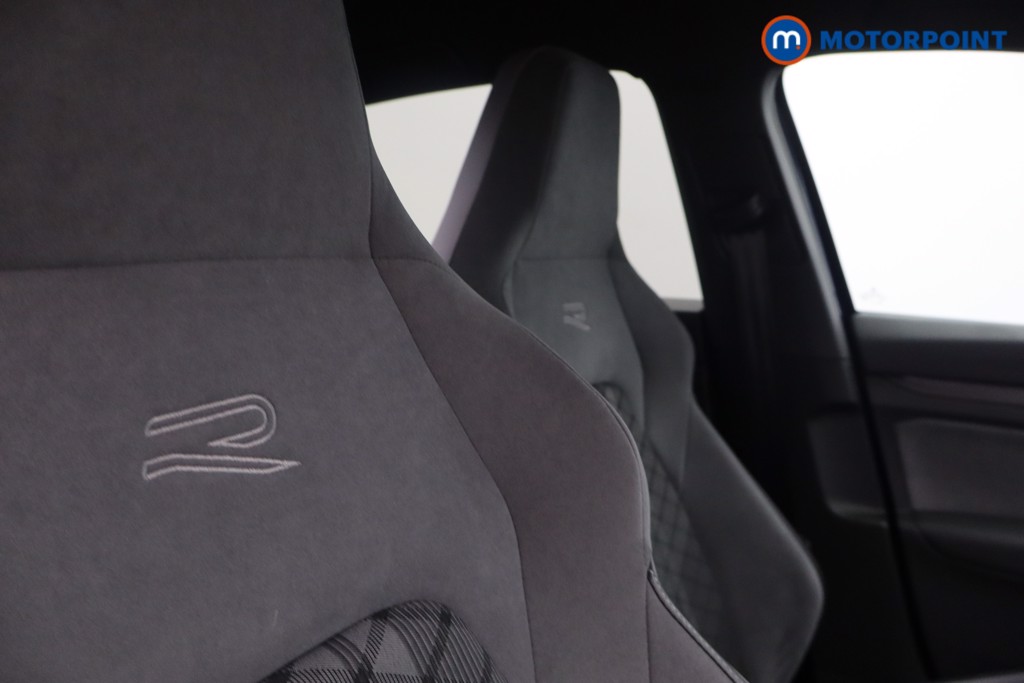 Volkswagen Golf R-Line Manual Petrol Hatchback - Stock Number (1583400) - 26th supplementary image