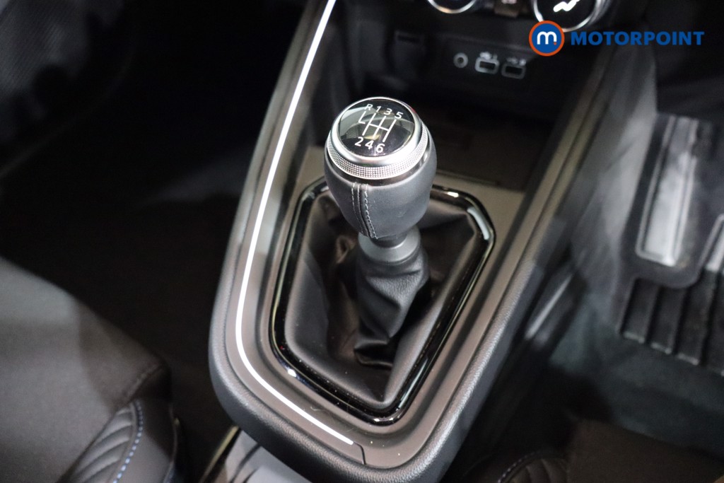 Renault Clio Esprit Alpine Manual Petrol Hatchback - Stock Number (1583483) - 13th supplementary image