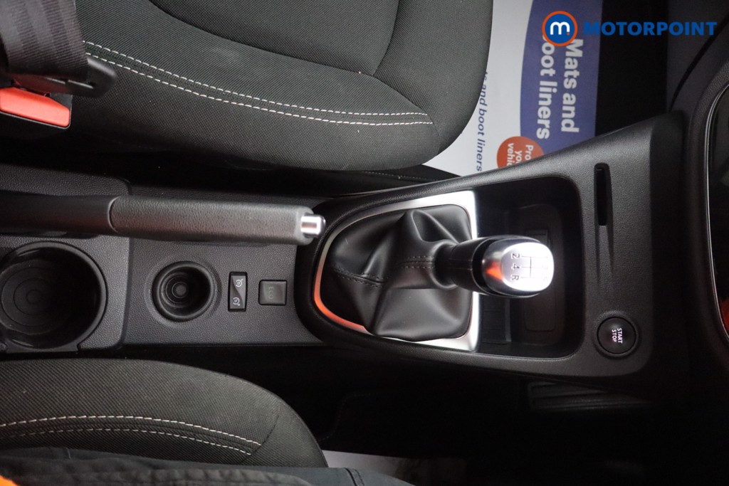 Renault Captur Iconic Manual Petrol SUV - Stock Number (1583487) - 8th supplementary image
