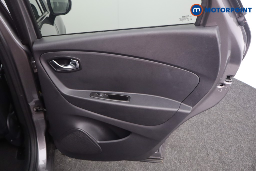 Renault Captur Iconic Manual Petrol SUV - Stock Number (1583487) - 16th supplementary image