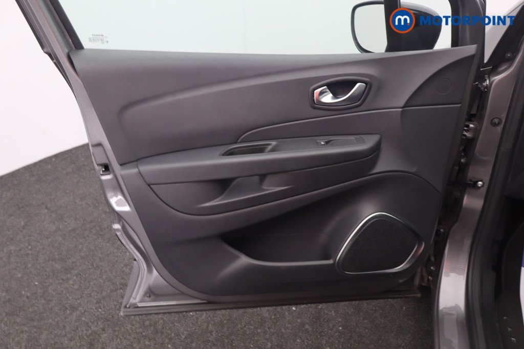 Renault Captur Iconic Manual Petrol SUV - Stock Number (1583487) - 18th supplementary image