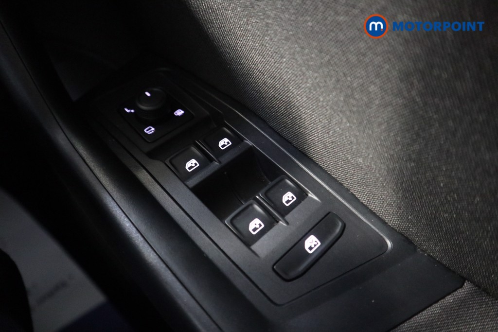 Volkswagen T-Roc Life Manual Petrol SUV - Stock Number (1583547) - 6th supplementary image