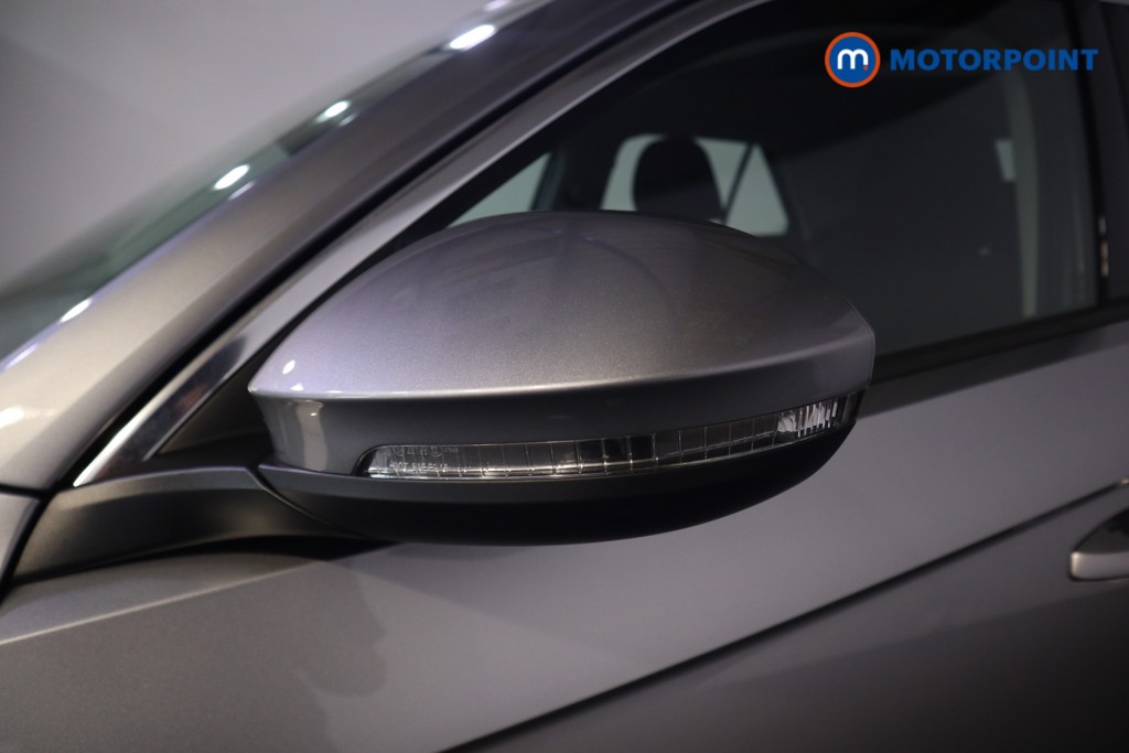 Volkswagen T-Roc Life Manual Petrol SUV - Stock Number (1583547) - 24th supplementary image