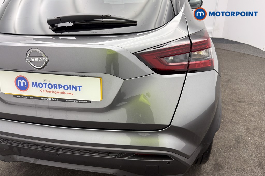 Nissan Juke Tekna Manual Petrol SUV - Stock Number (1583726) - 9th supplementary image