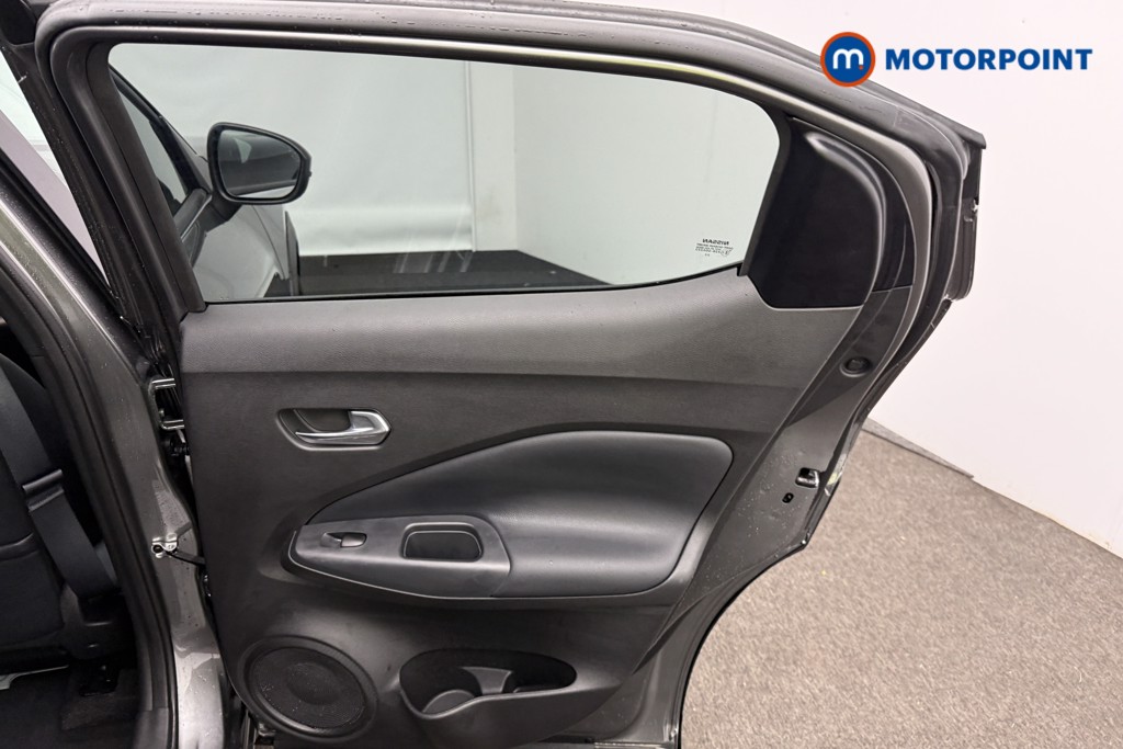 Nissan Juke Tekna Manual Petrol SUV - Stock Number (1583726) - 13th supplementary image