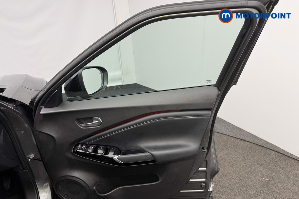 Nissan Juke Tekna Manual Petrol SUV - Stock Number (1583726) - 16th supplementary image