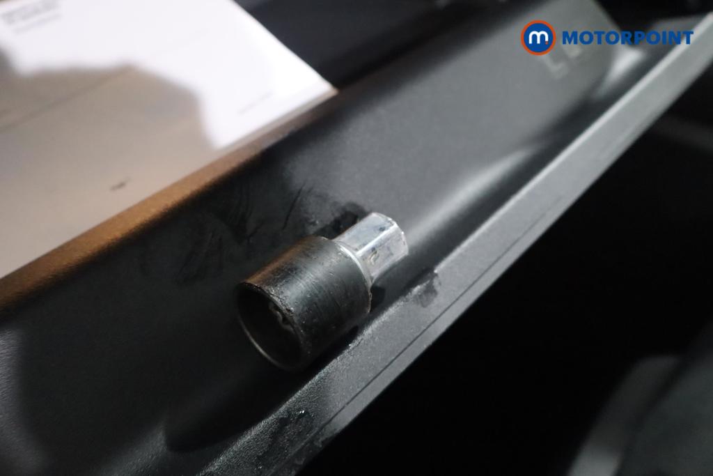 Mercedes-Benz A Class Amg Line Automatic Petrol Plug-In Hybrid Hatchback - Stock Number (1583957) - 14th supplementary image