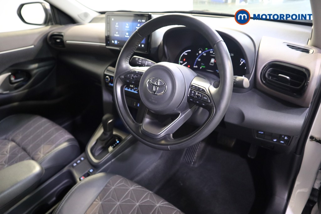 Toyota Yaris Cross Excel Automatic Petrol-Electric Hybrid Estate - Stock Number (1584437) - 1st supplementary image