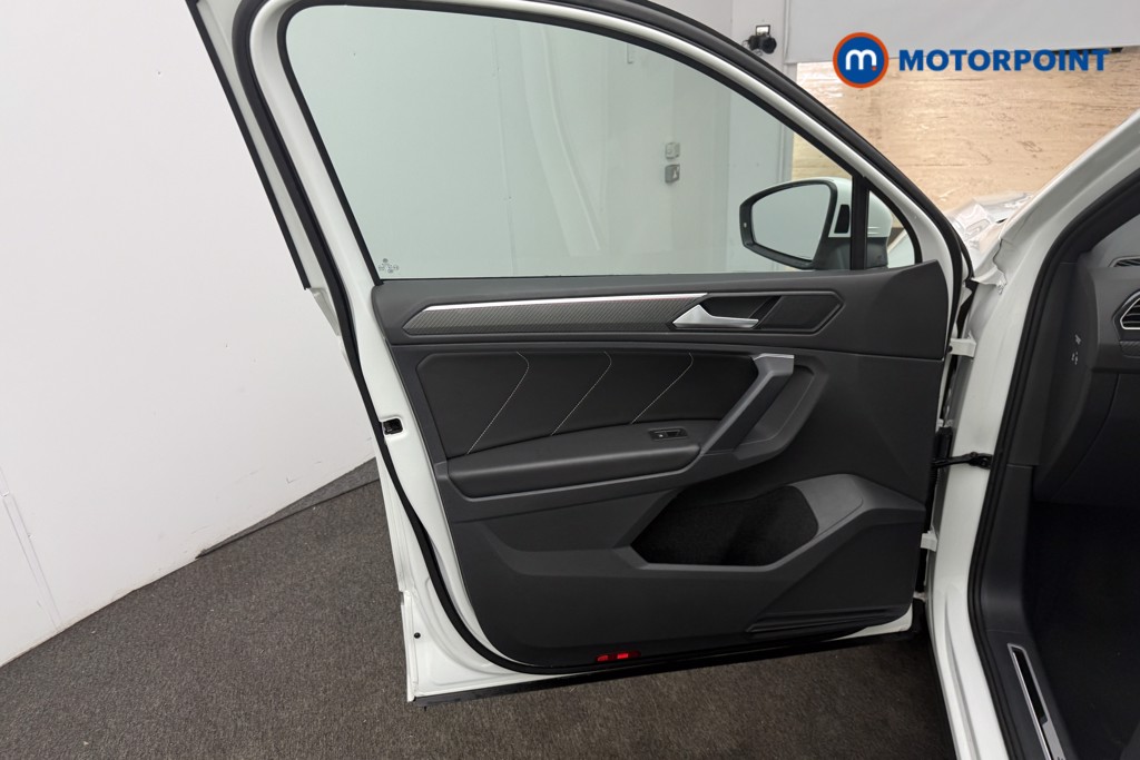 Volkswagen Tiguan R-Line Automatic Petrol SUV - Stock Number (1584466) - 4th supplementary image