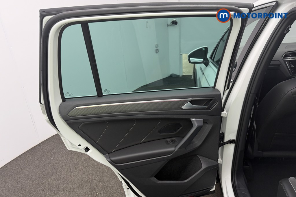Volkswagen Tiguan R-Line Automatic Petrol SUV - Stock Number (1584466) - 6th supplementary image