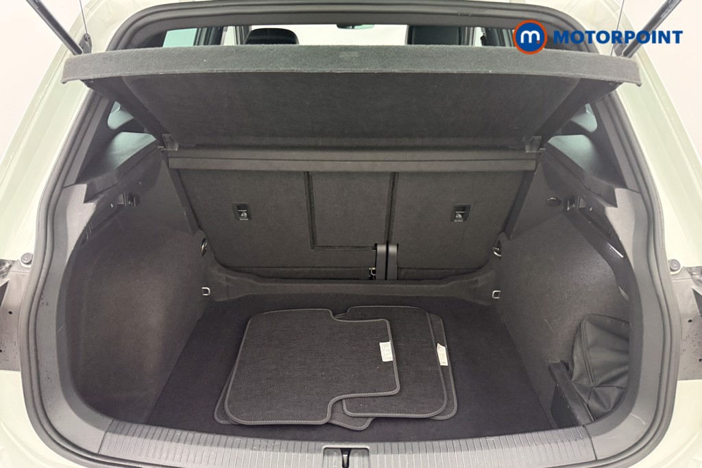 Volkswagen Tiguan R-Line Automatic Petrol SUV - Stock Number (1584466) - 9th supplementary image