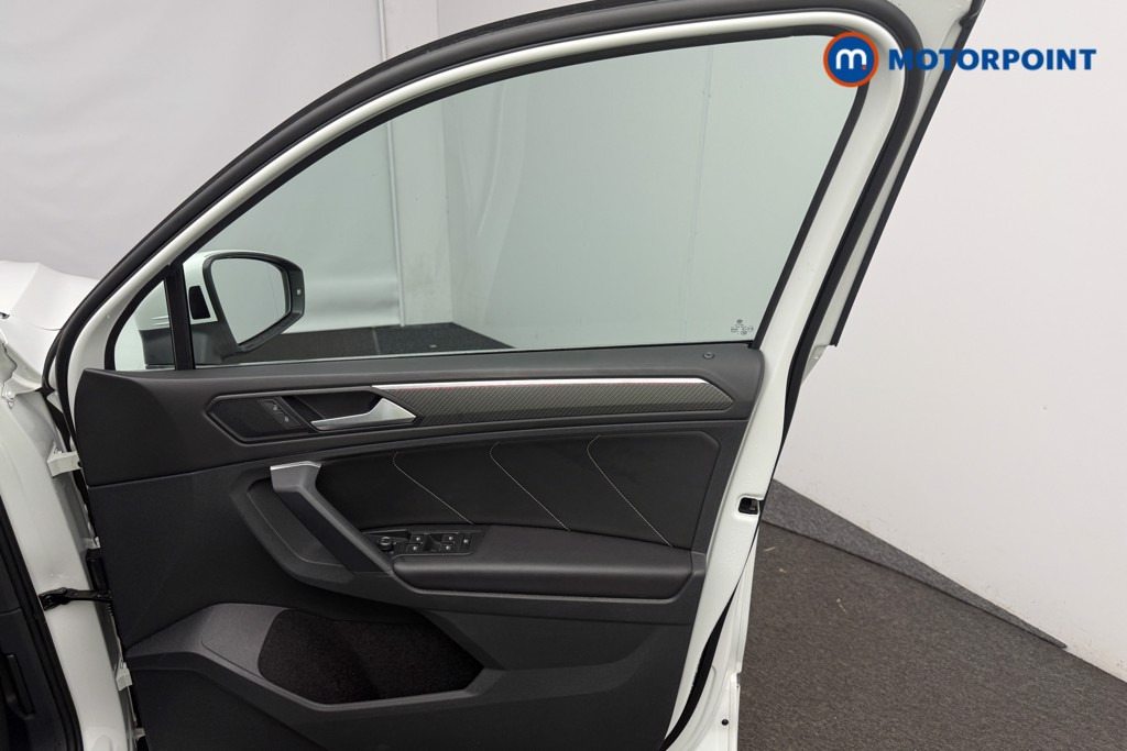 Volkswagen Tiguan R-Line Automatic Petrol SUV - Stock Number (1584466) - 14th supplementary image
