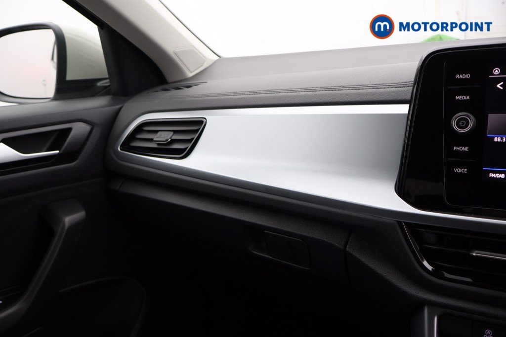 Volkswagen T-Roc Life Automatic Petrol SUV - Stock Number (1584496) - 7th supplementary image