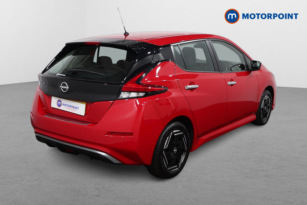 Nissan Leaf Acenta Automatic Electric Hatchback - Stock Number (1584764) - Drivers side rear corner