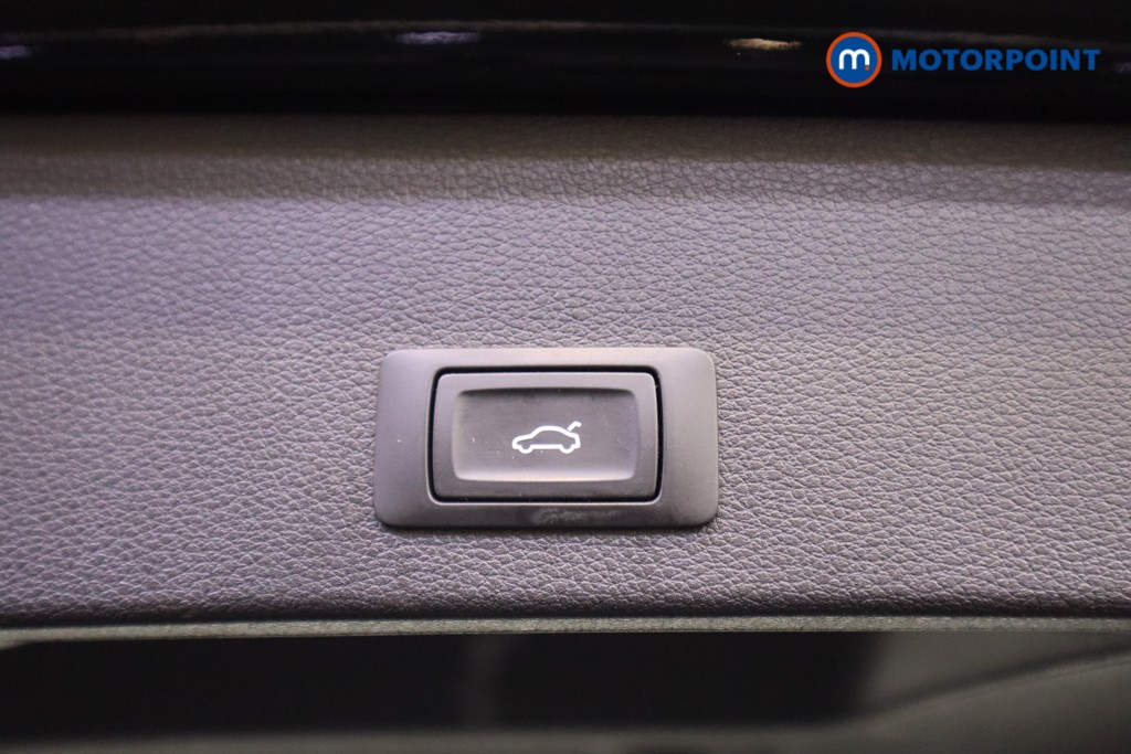Audi Q2 S Line Automatic Petrol SUV - Stock Number (1584940) - 20th supplementary image