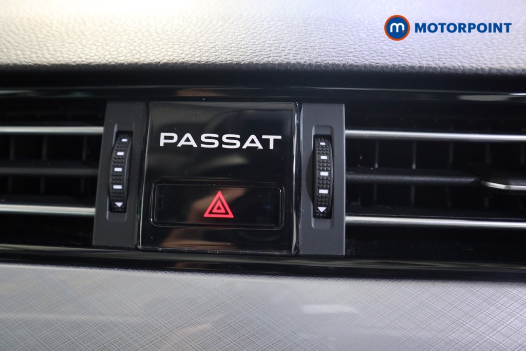 Volkswagen Passat SEL Automatic Petrol Saloon - Stock Number (1584944) - 12th supplementary image