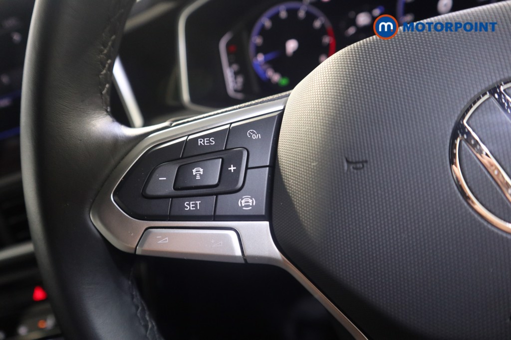 Volkswagen T-Roc R-Line Automatic Petrol SUV - Stock Number (1584978) - 4th supplementary image