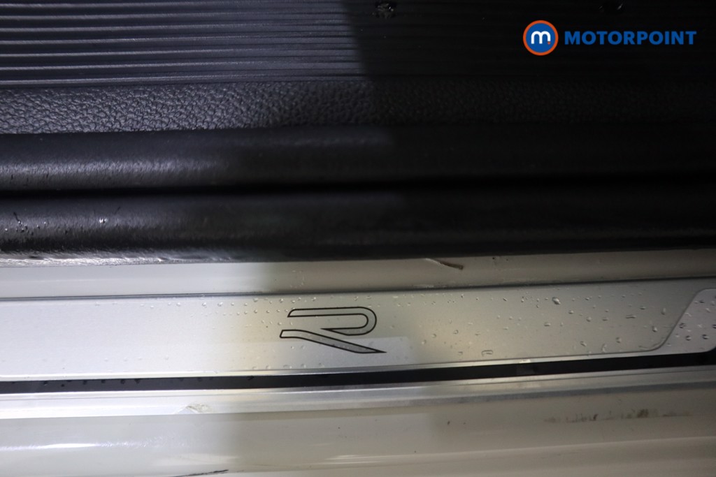 Volkswagen T-Roc R-Line Automatic Petrol SUV - Stock Number (1584978) - 24th supplementary image