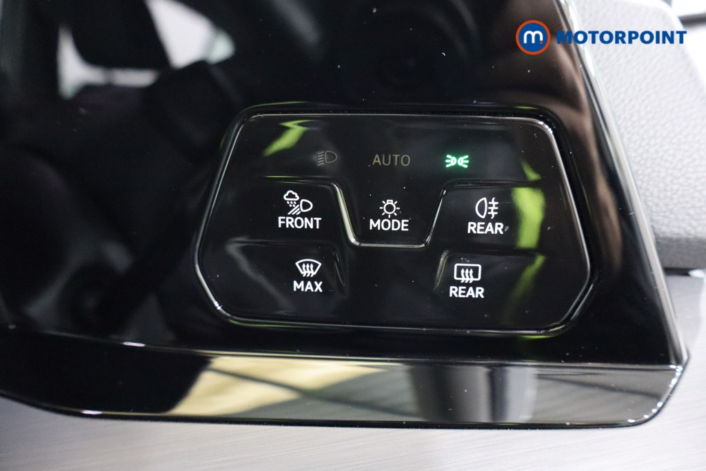 Volkswagen Golf Style Automatic Petrol Hatchback - Stock Number (1585643) - 19th supplementary image