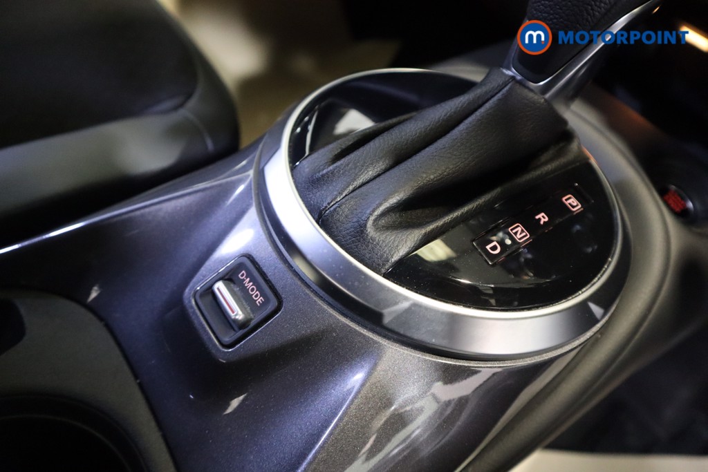 Nissan Juke N-Connecta Automatic Petrol SUV - Stock Number (1586060) - 7th supplementary image
