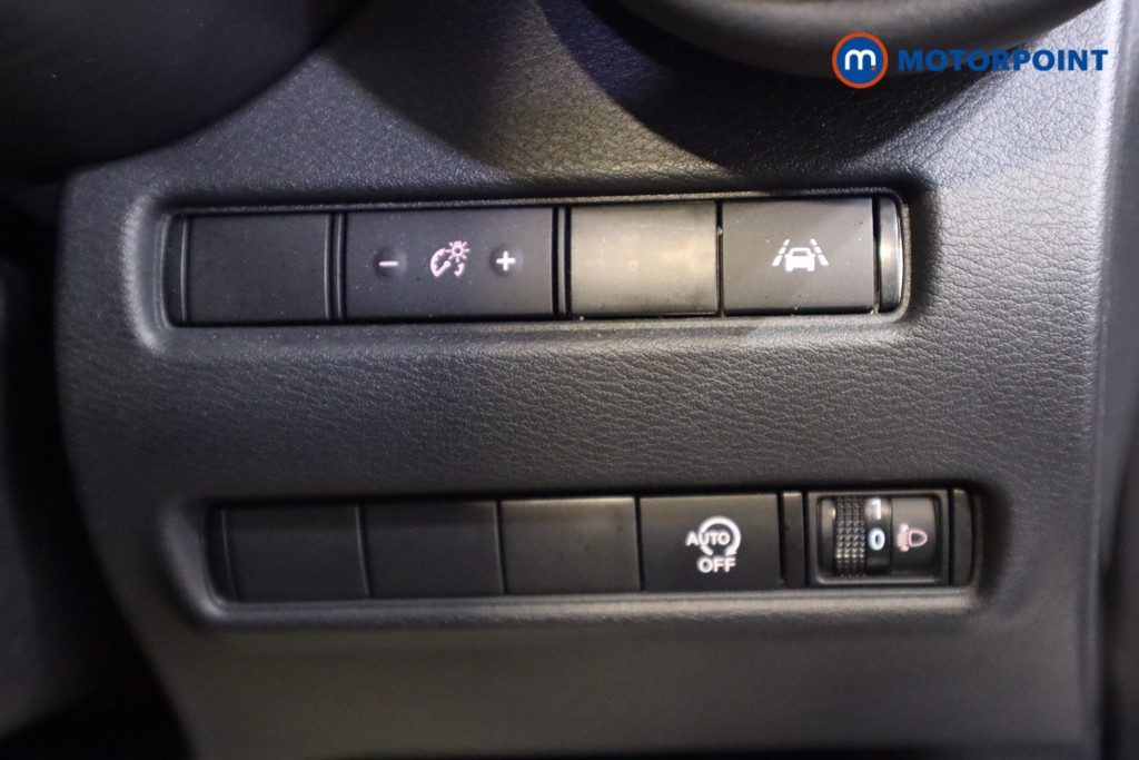 Nissan Juke N-Connecta Automatic Petrol SUV - Stock Number (1586060) - 12th supplementary image